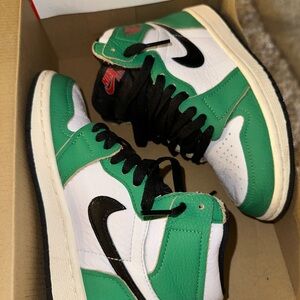 Jordan 1 Retro High OG Nike “Lucky Green” Sneakers Green and White